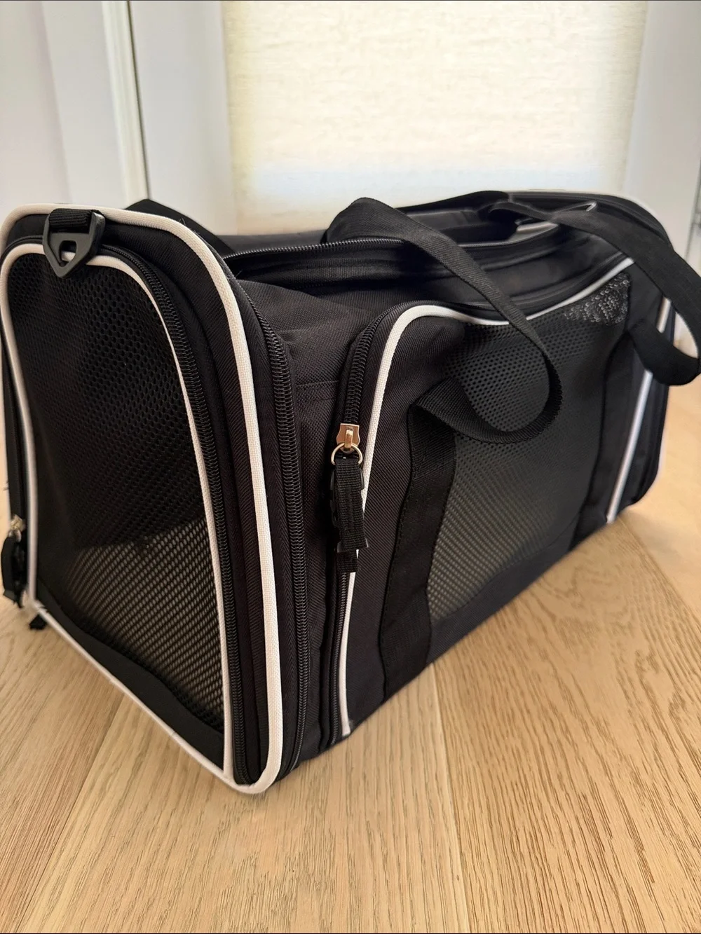 Black and White Mesh Pet Carrier (small 11x28inches)